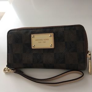 Micheal Kors wallet